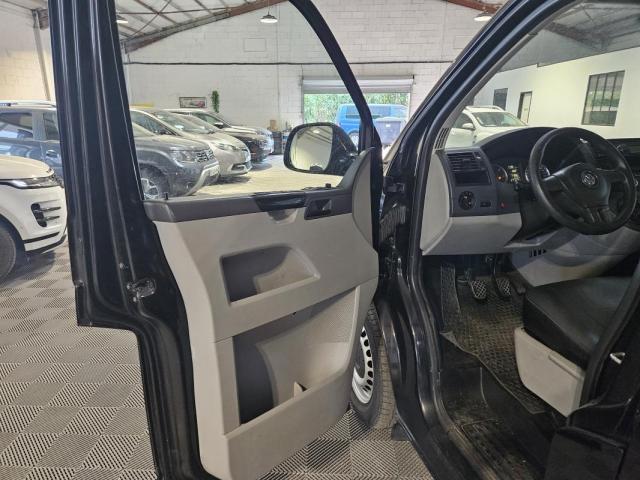 Volkswagen Transporter image 9