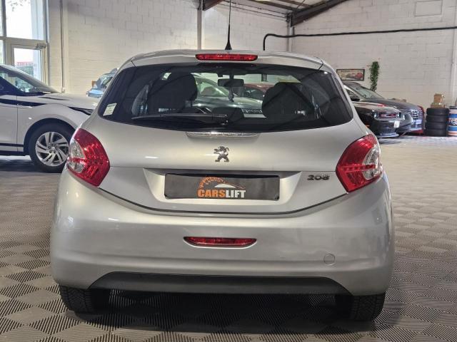 Peugeot 208 image 2