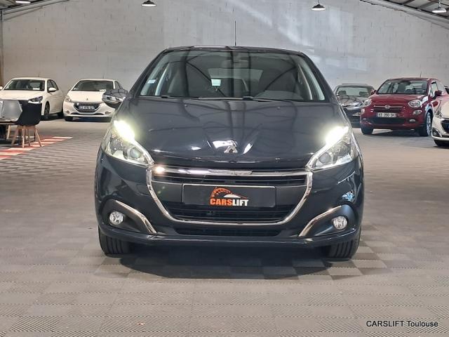 Peugeot 208 image 8
