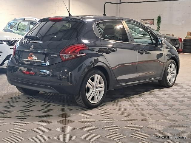 Peugeot 208 image 6