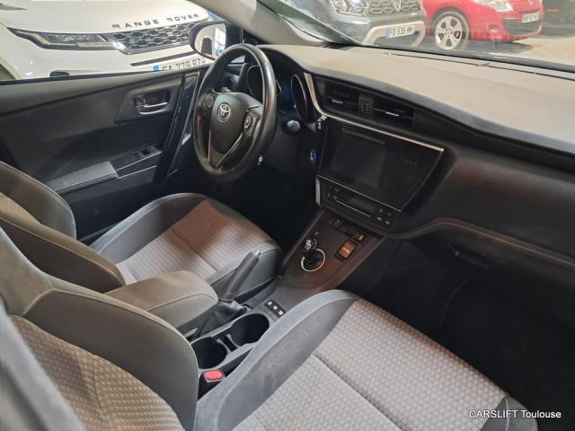Toyota Auris image 1