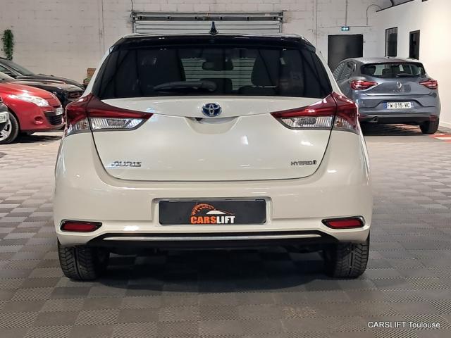 Toyota Auris image 6