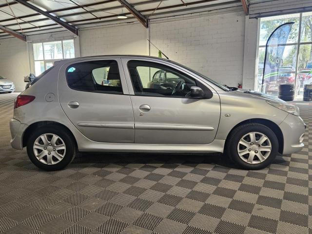 Peugeot 206+ image 6
