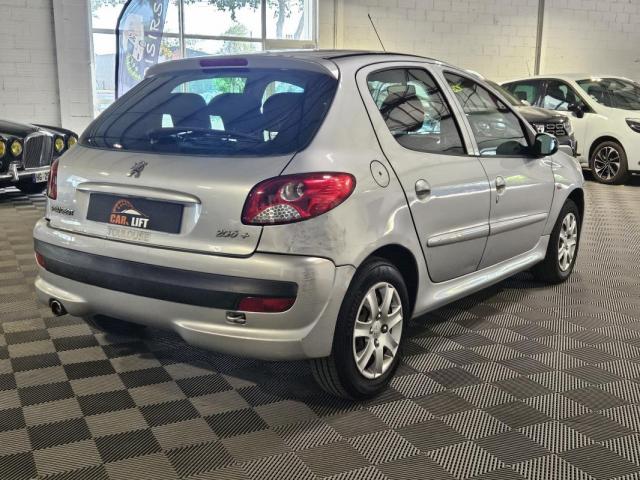 Peugeot 206+ image 9