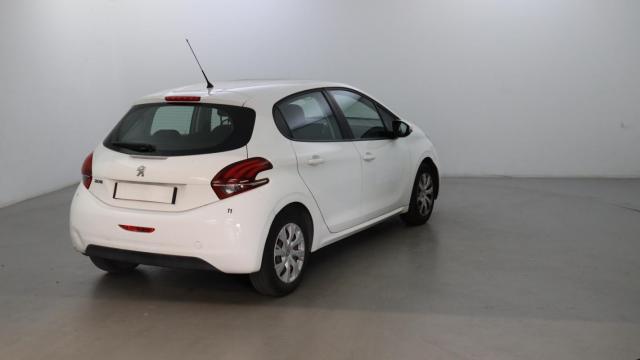 Peugeot 208 image 9