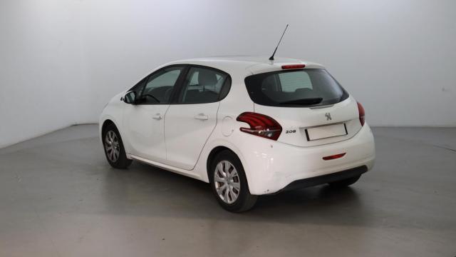 Peugeot 208 image 2