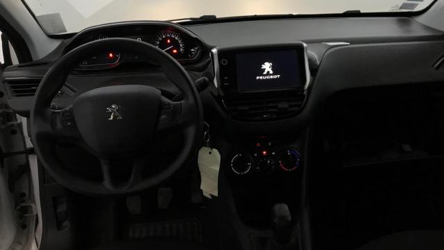 Peugeot 208 image 3
