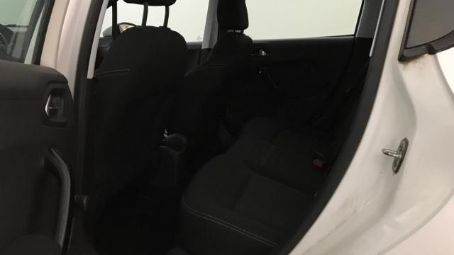 Peugeot 208 image 1