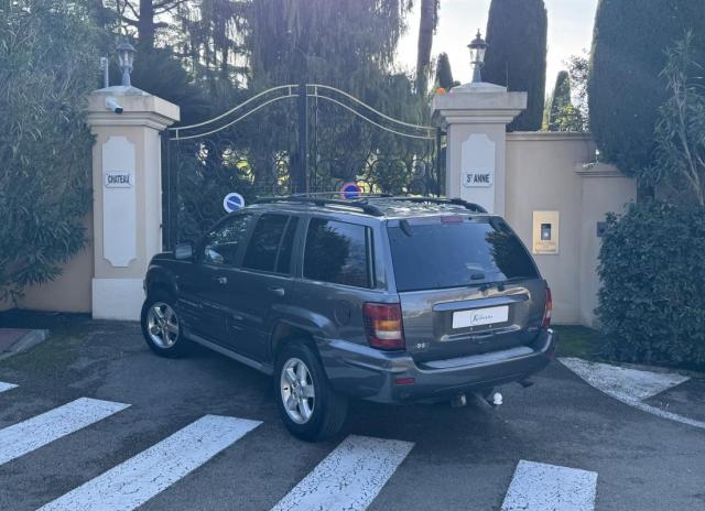 Jeep Grand Cherokee image 8
