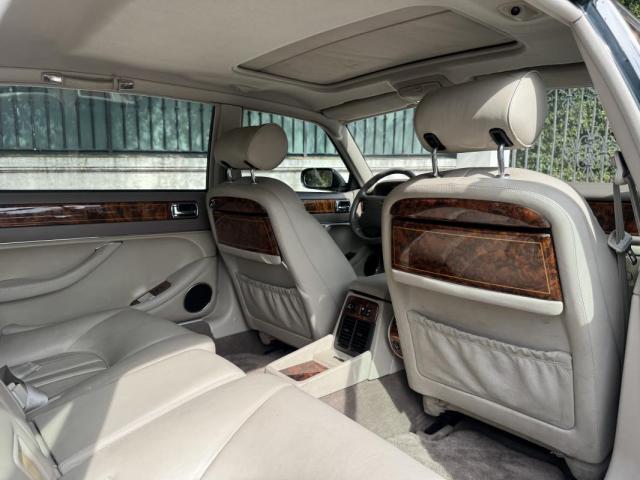 Daimler X300 image 6