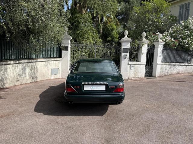Daimler X300 image 7