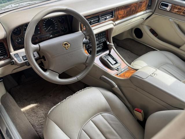 Daimler X300 image 5