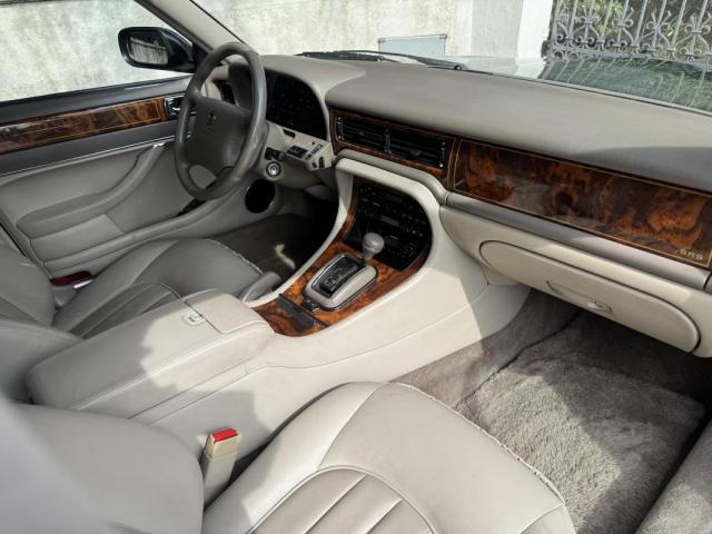 Daimler X300 image 3