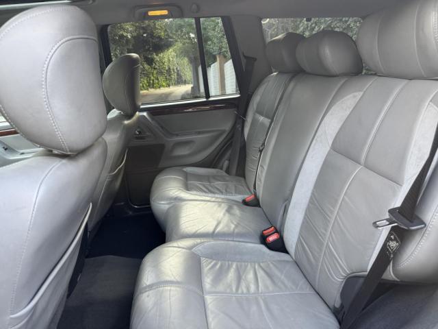 Jeep Grand Cherokee image 5