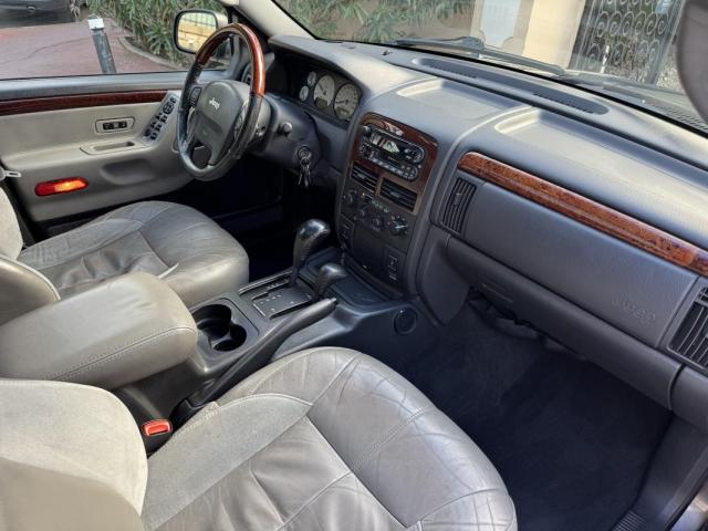 Jeep Grand Cherokee image 4