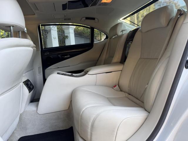 Lexus Ls 600 image 9