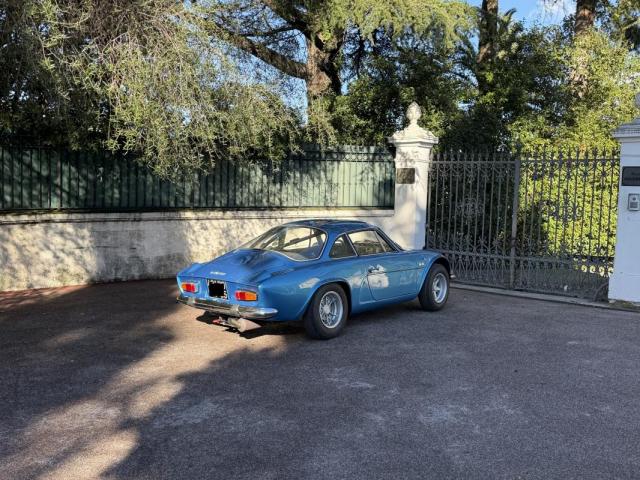 Alpine A110 image 1
