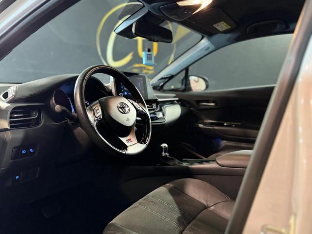 Toyota C-Hr image 4