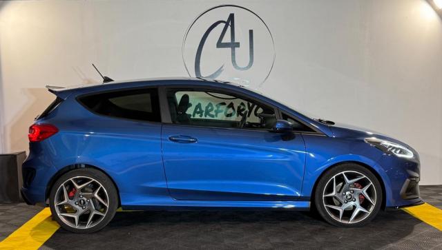 Ford Fiesta image 8