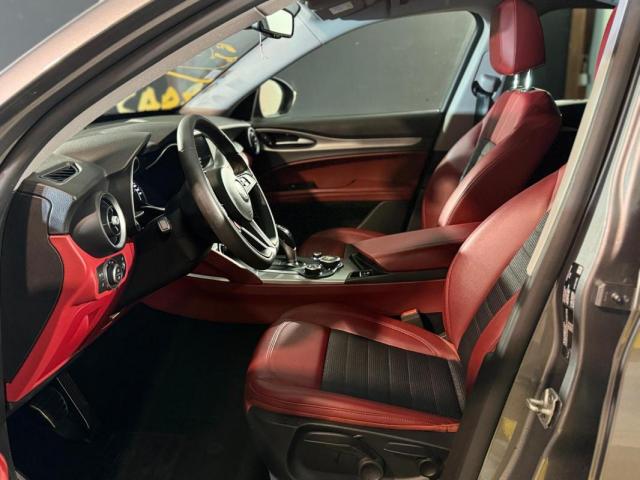 Alfa Romeo Stelvio image 9