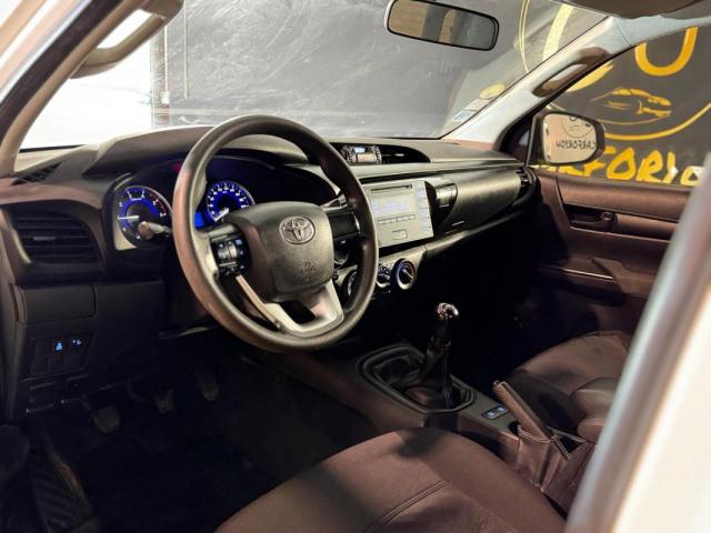 Toyota Hilux image 5