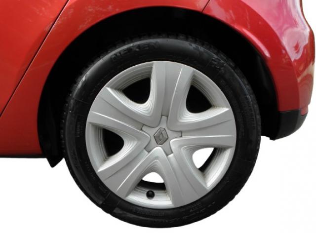 Renault Clio image 2
