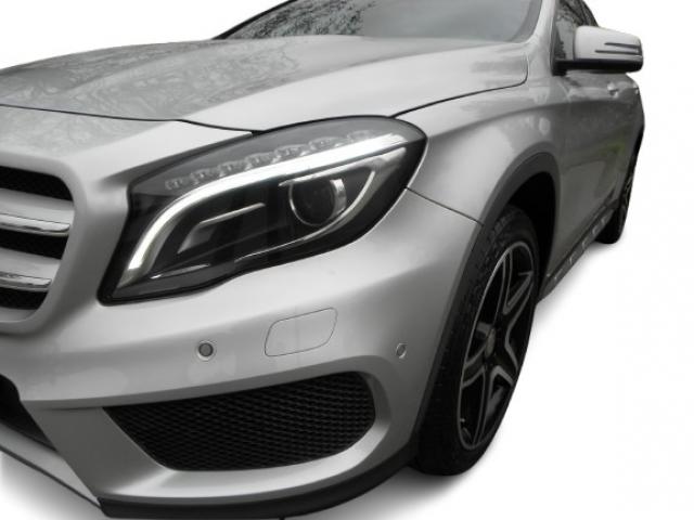 Mercedes Benz Gla image 8
