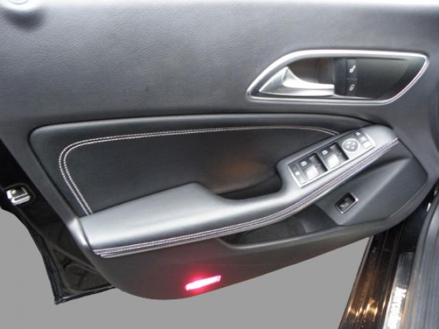 Mercedes Benz Cla image 3
