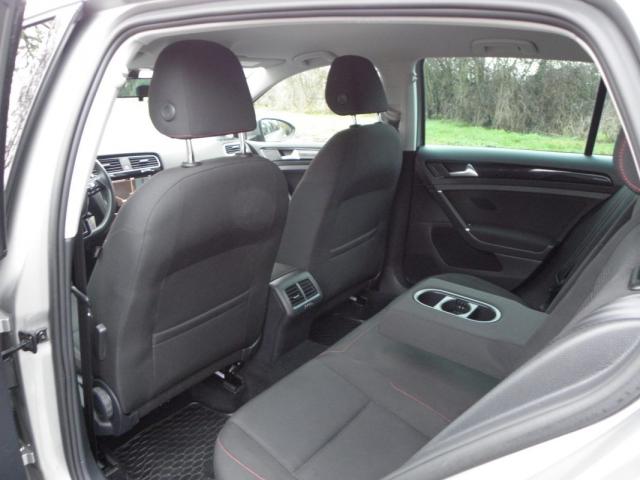 Volkswagen Golf image 9