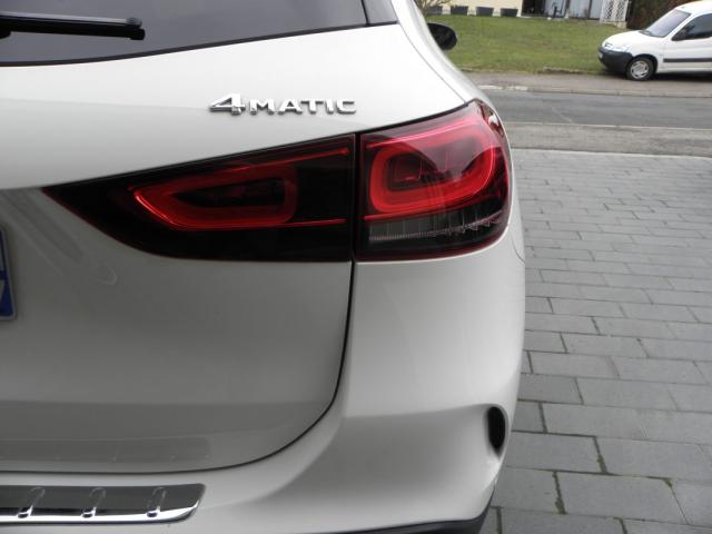 Mercedes Benz Gla image 4