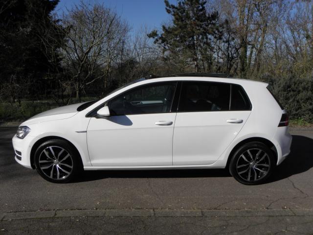 Volkswagen Golf image 9