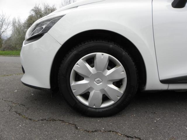 Renault Clio image 2