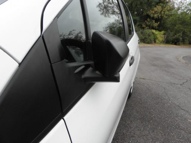 Toyota Yaris image 2