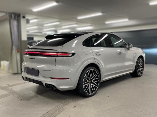 Porsche Cayenne Coupé image 9