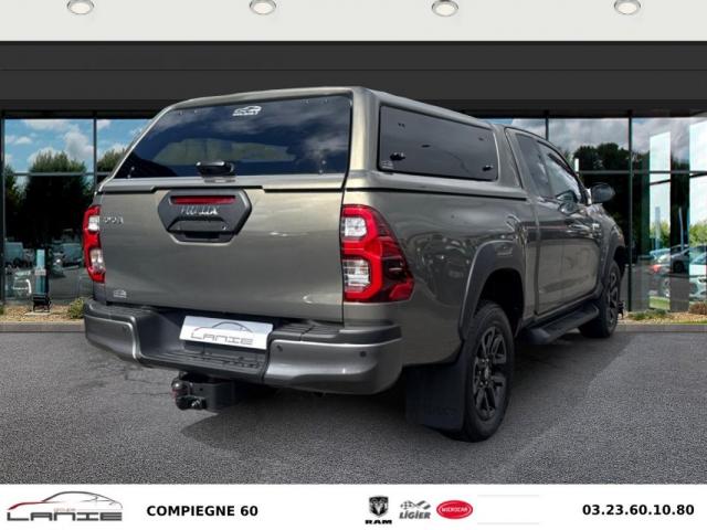 Toyota Hilux image 8