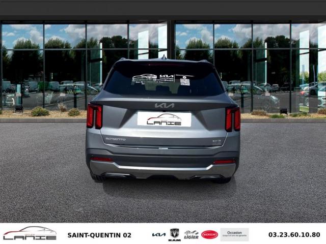 Kia Sorento image 8