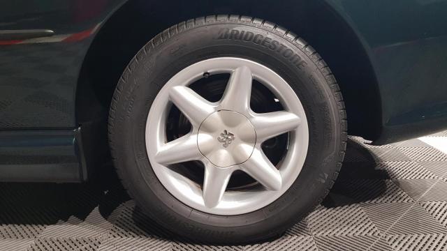 Peugeot 406 image 8
