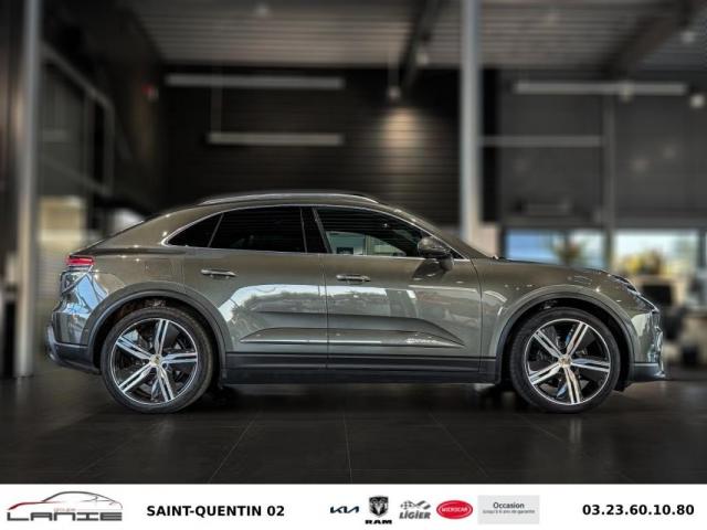 Porsche Macan image 2