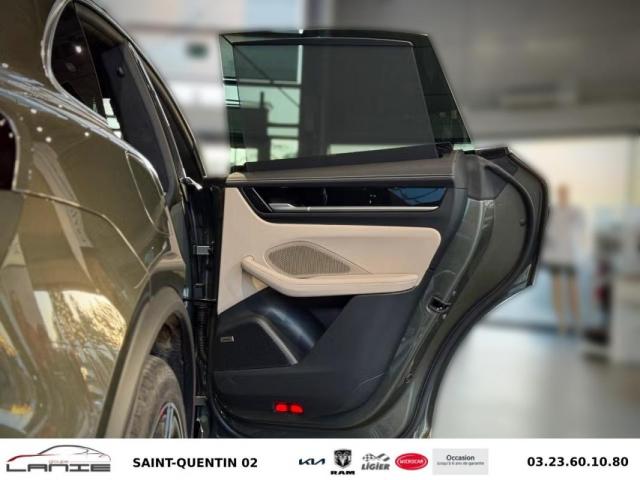 Porsche Macan image 6