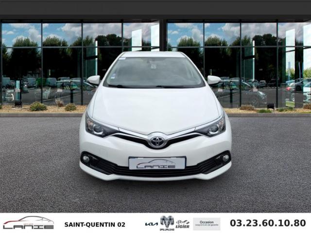 Toyota Auris image 2