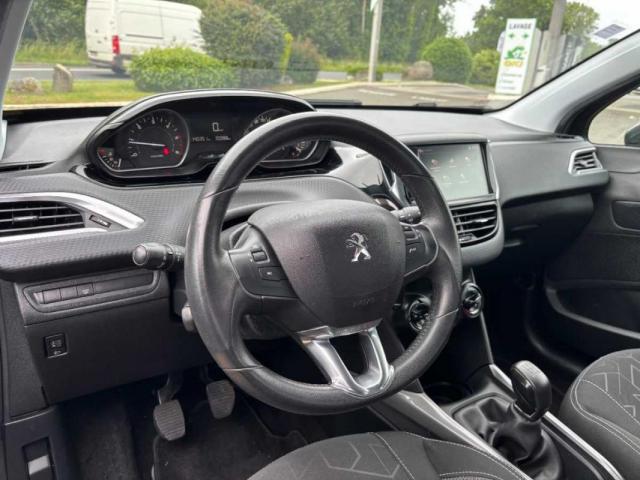 Peugeot 2008 image 3