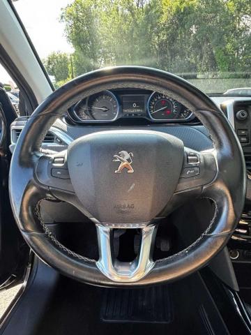 Peugeot 2008 image 2