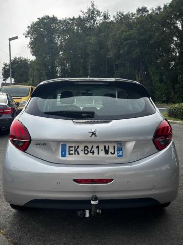 Peugeot 208 image 9