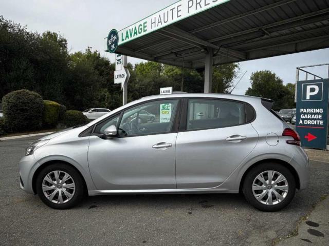 Peugeot 208 image 1