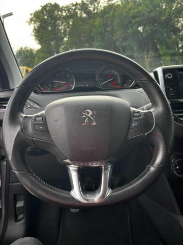 Peugeot 208 image 5