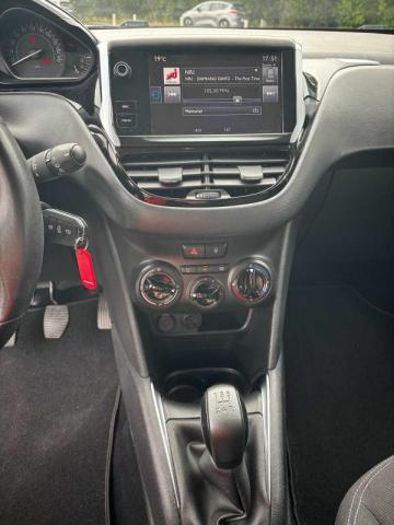 Peugeot 208 image 3