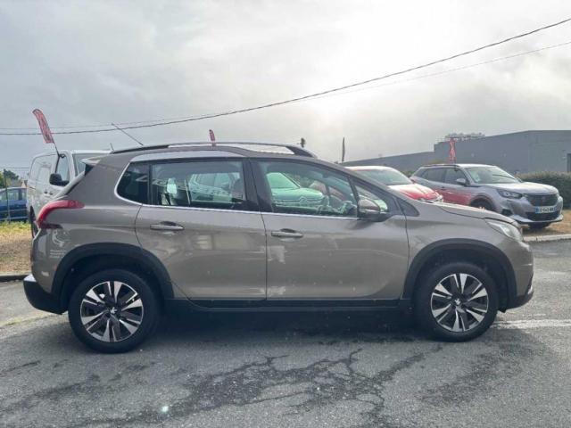 Peugeot 2008 image 2