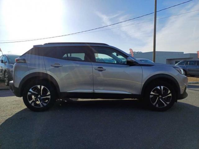 Peugeot 2008 image 8