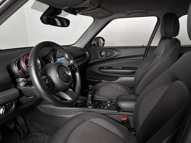 Mini Clubman image 6