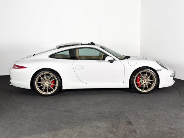 Porsche 911 image 7
